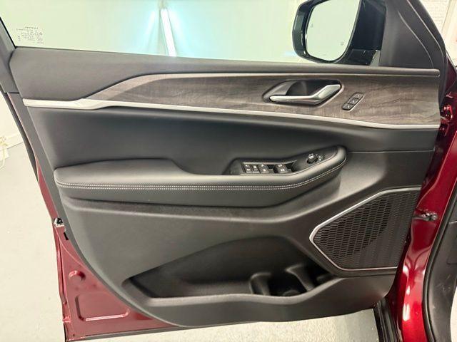 new 2026 Jeep Grand Cherokee car, priced at $47,954