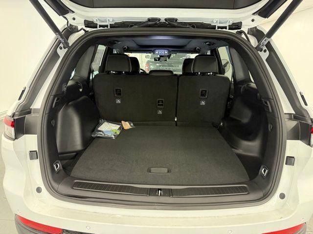 new 2025 Jeep Grand Cherokee car, priced at $50,051