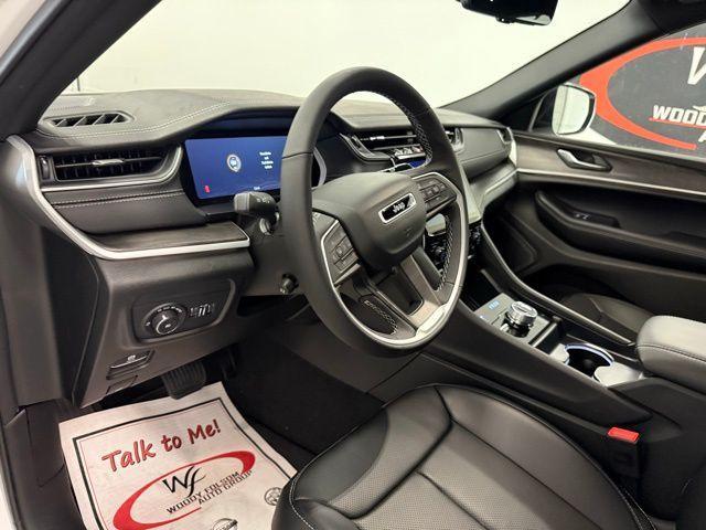 new 2025 Jeep Grand Cherokee car, priced at $50,051