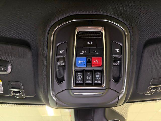 new 2025 Jeep Grand Cherokee car, priced at $50,051