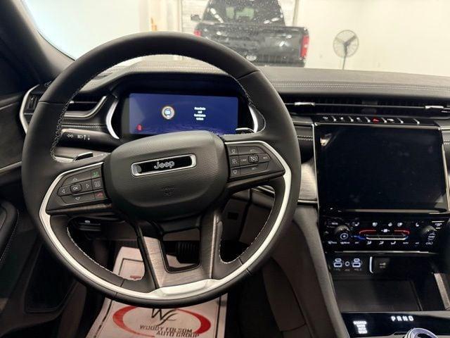 new 2025 Jeep Grand Cherokee car, priced at $50,051