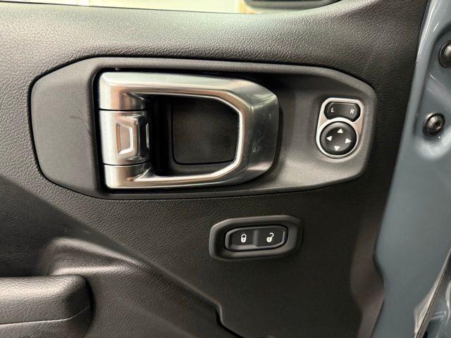 new 2025 Jeep Gladiator car, priced at $43,273