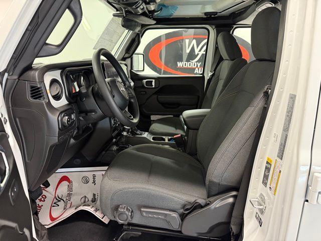 new 2026 Jeep Gladiator car, priced at $43,461