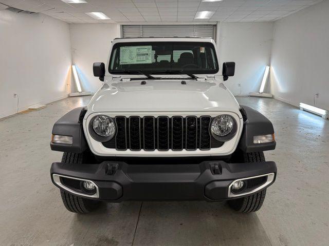 new 2026 Jeep Gladiator car, priced at $43,461