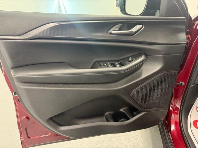 used 2025 Jeep Grand Cherokee L car, priced at $37,988