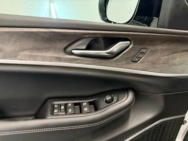 new 2026 Jeep Grand Cherokee car, priced at $46,505