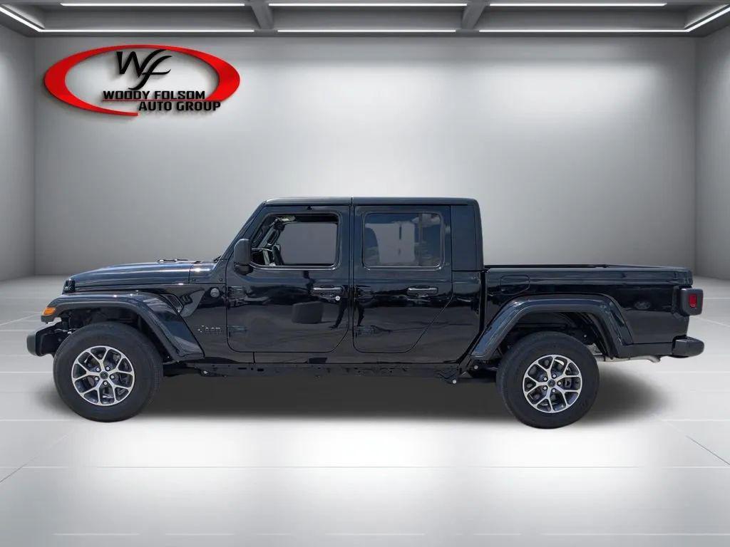 used 2024 Jeep Gladiator car, priced at $41,454