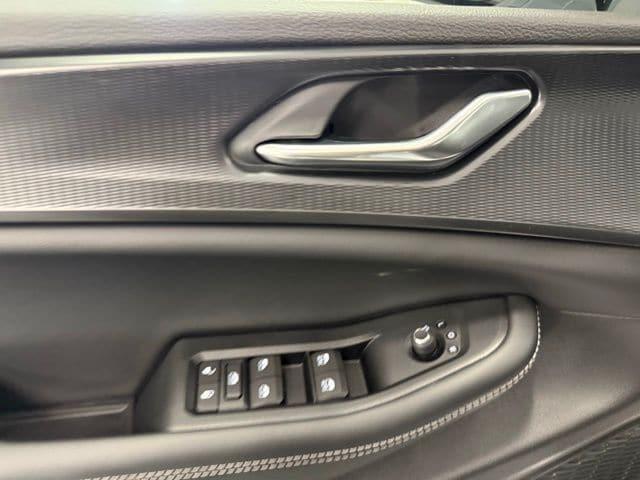 new 2025 Jeep Grand Cherokee car, priced at $39,951