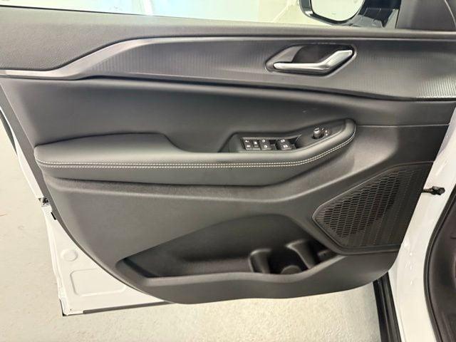 new 2025 Jeep Grand Cherokee car, priced at $39,951