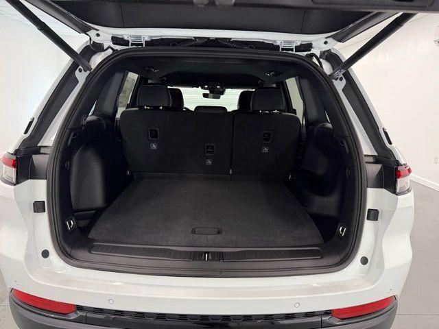 new 2025 Jeep Grand Cherokee car, priced at $39,951