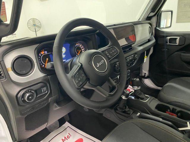 new 2025 Jeep Wrangler car, priced at $44,456