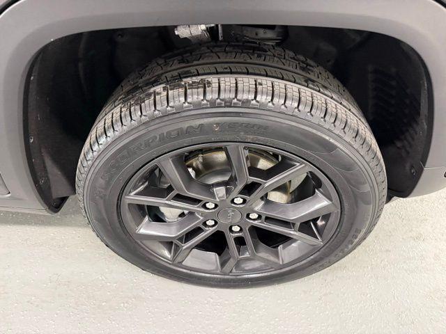 new 2025 Jeep Grand Cherokee car, priced at $48,343