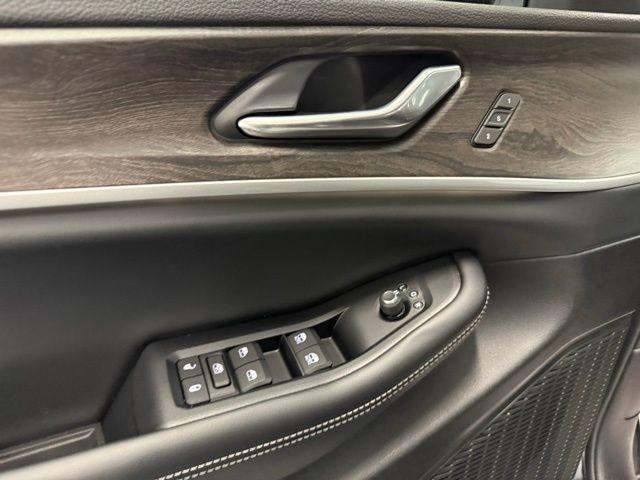 new 2025 Jeep Grand Cherokee car, priced at $48,343