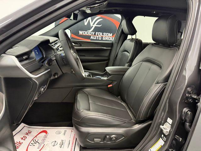 new 2025 Jeep Grand Cherokee car, priced at $50,973