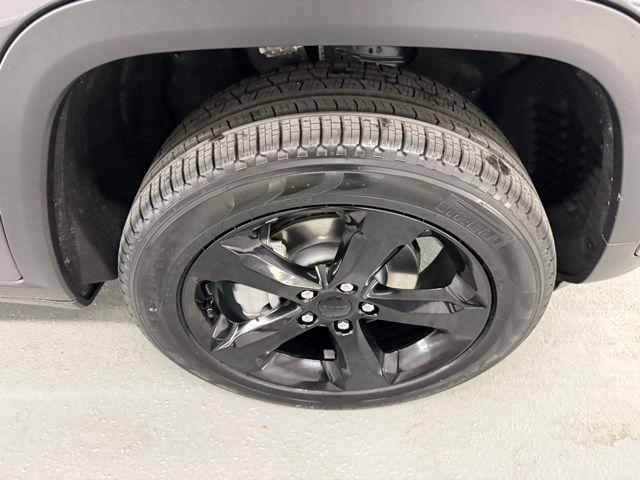 new 2025 Jeep Grand Cherokee car, priced at $50,973