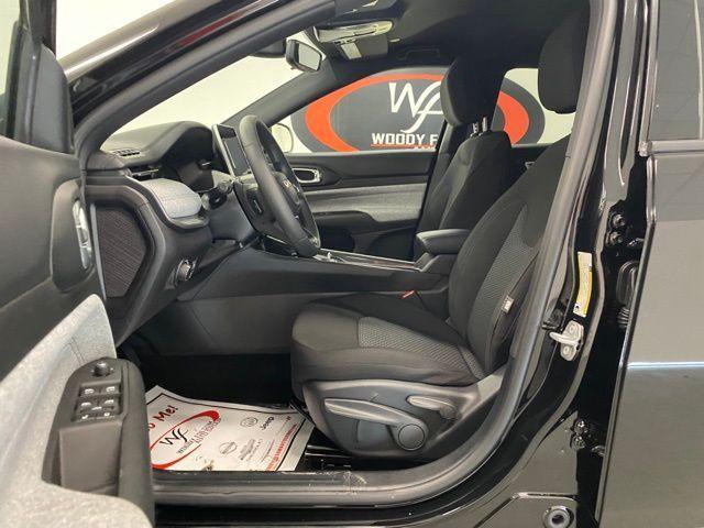 new 2025 Jeep Compass car, priced at $27,877