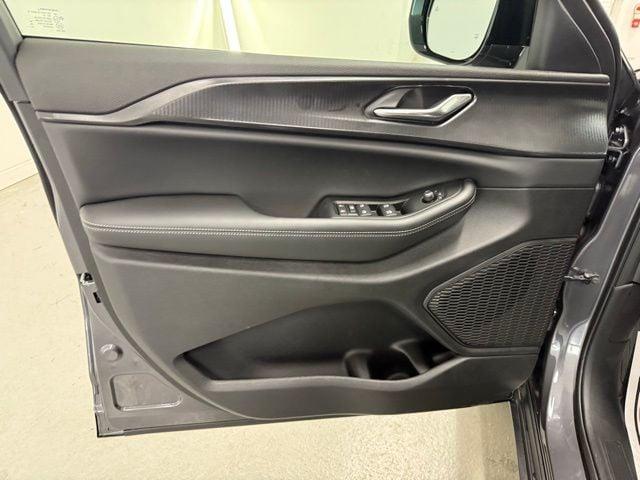 new 2025 Jeep Grand Cherokee L car, priced at $46,019