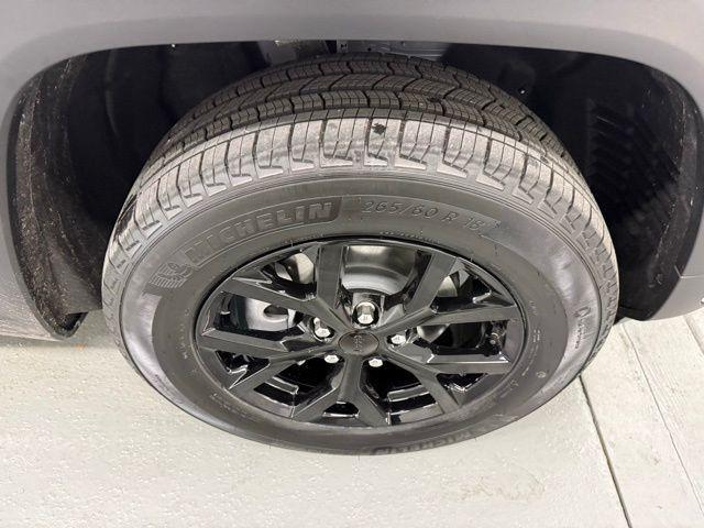 new 2026 Jeep Grand Cherokee car, priced at $46,285