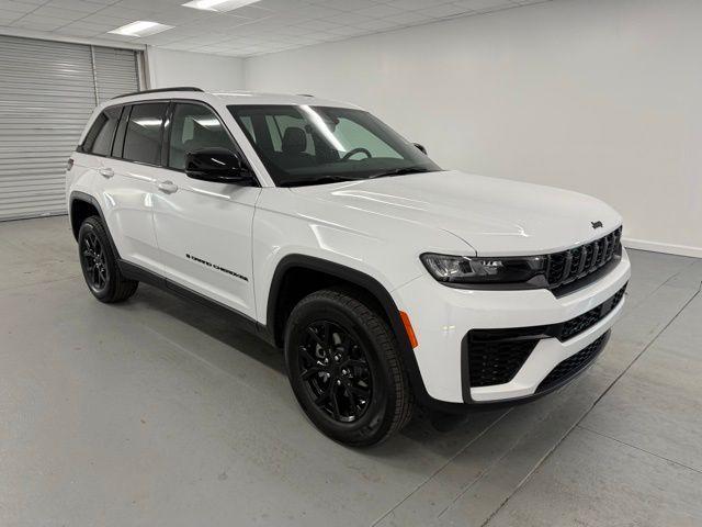 new 2026 Jeep Grand Cherokee car, priced at $46,285