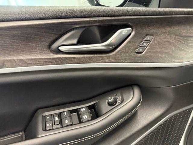 new 2026 Jeep Grand Cherokee car, priced at $47,954