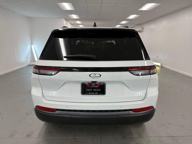 new 2026 Jeep Grand Cherokee car, priced at $47,954