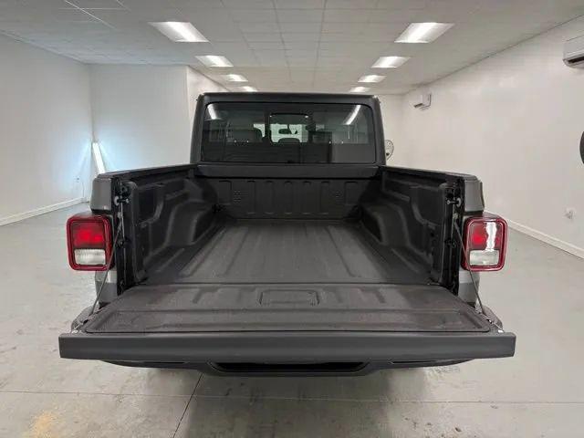 new 2026 Jeep Gladiator car, priced at $41,737