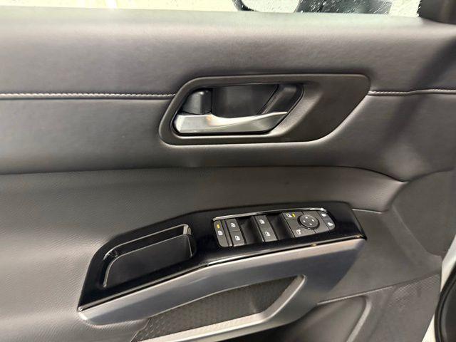 used 2025 Nissan Pathfinder car, priced at $38,500