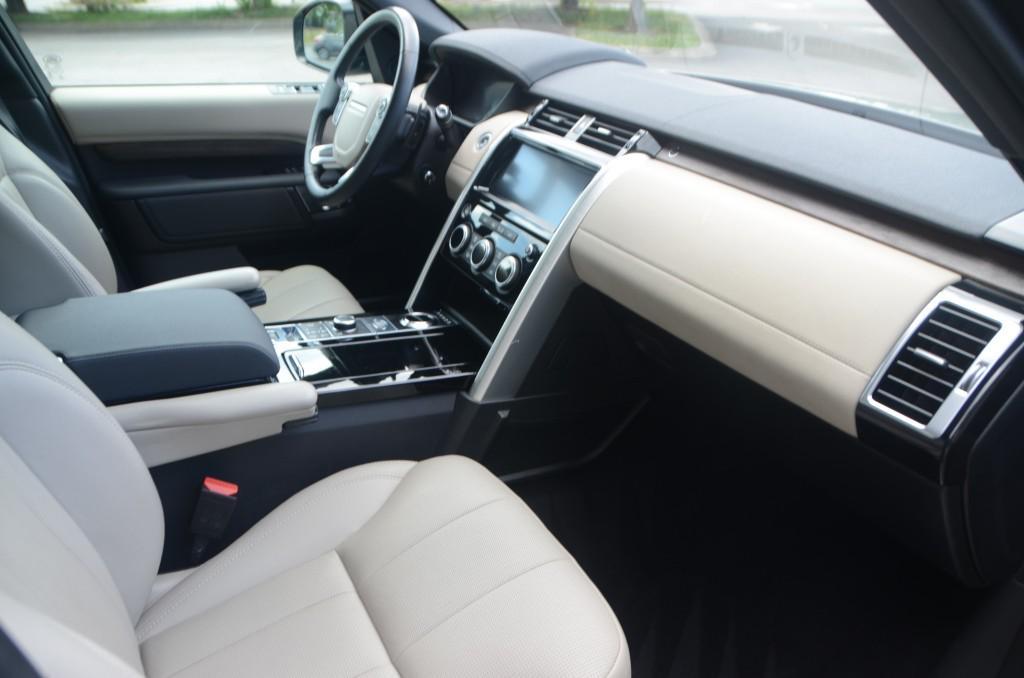 used 2018 Land Rover Discovery car, priced at $17,990