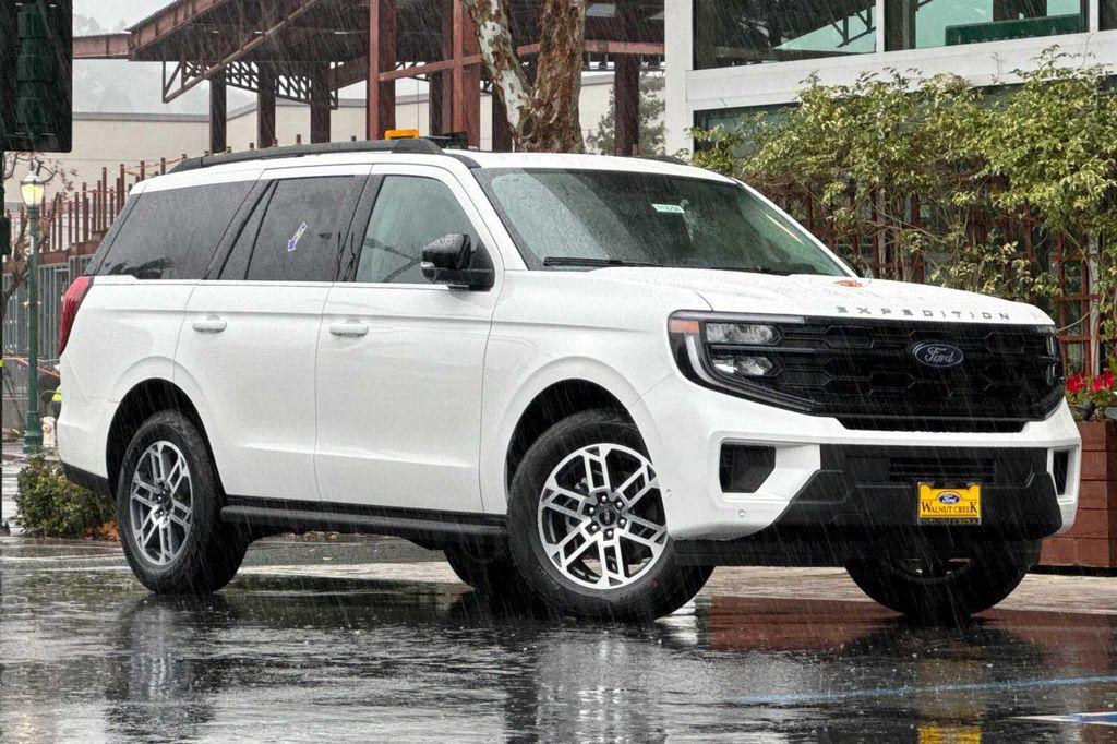 new 2025 Ford Expedition car, priced at $74,680