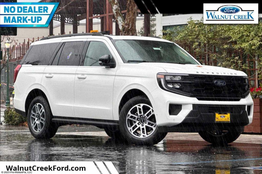 new 2025 Ford Expedition car, priced at $74,680