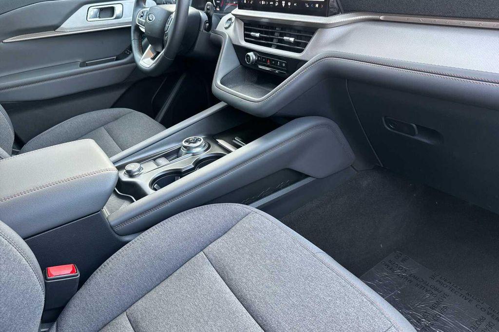 new 2025 Ford Explorer car, priced at $39,950
