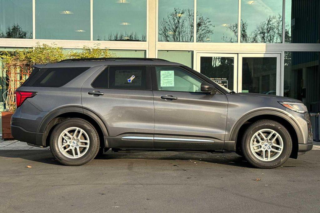 new 2025 Ford Explorer car, priced at $39,950