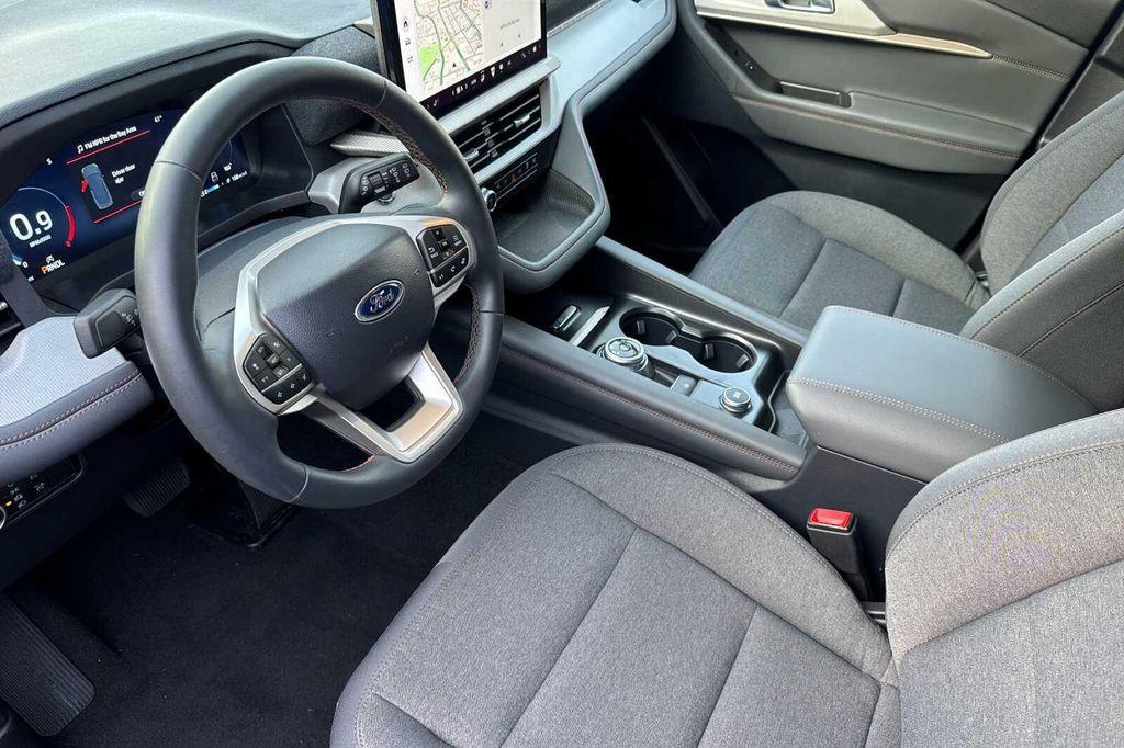 new 2025 Ford Explorer car, priced at $39,950