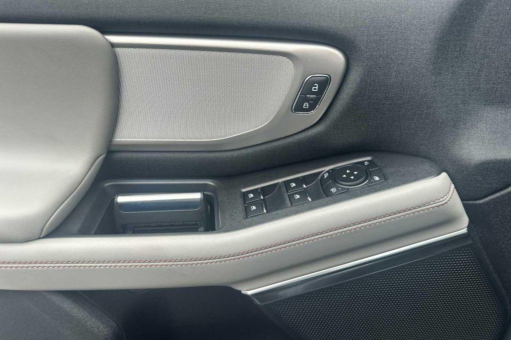 new 2025 Ford Expedition car, priced at $74,590