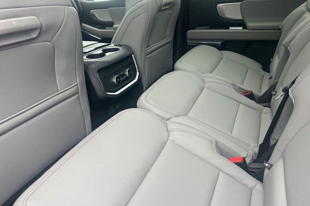 new 2025 Ford Expedition car, priced at $74,590