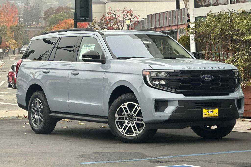 new 2025 Ford Expedition car, priced at $74,590