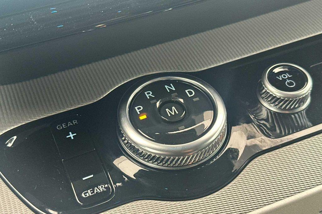 new 2025 Ford Expedition car, priced at $74,590