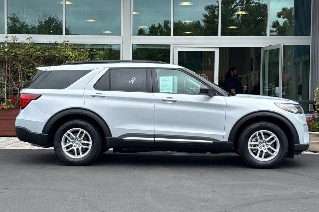new 2025 Ford Explorer car, priced at $43,082