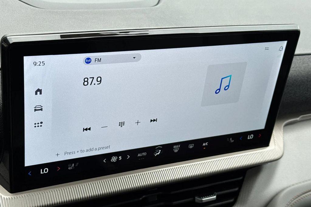 new 2025 Ford Explorer car, priced at $43,082