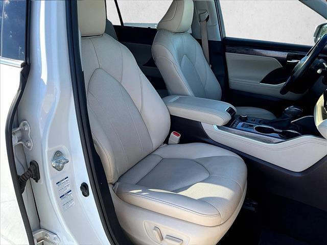 used 2020 Toyota Highlander car, priced at $29,998