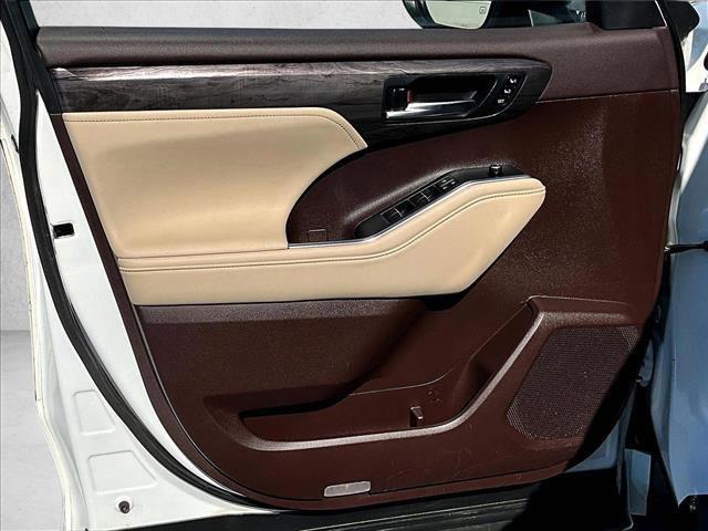 used 2020 Toyota Highlander car, priced at $29,998