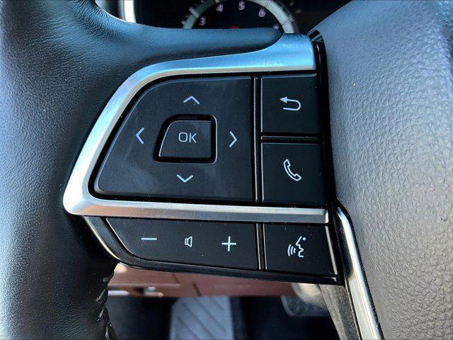 used 2020 Toyota Highlander car, priced at $29,998