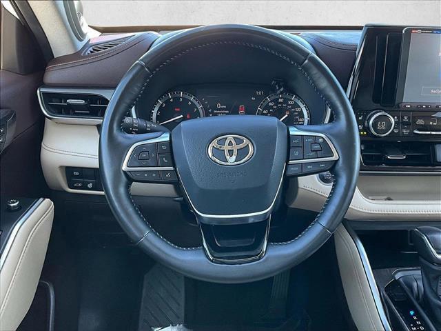used 2020 Toyota Highlander car, priced at $29,998