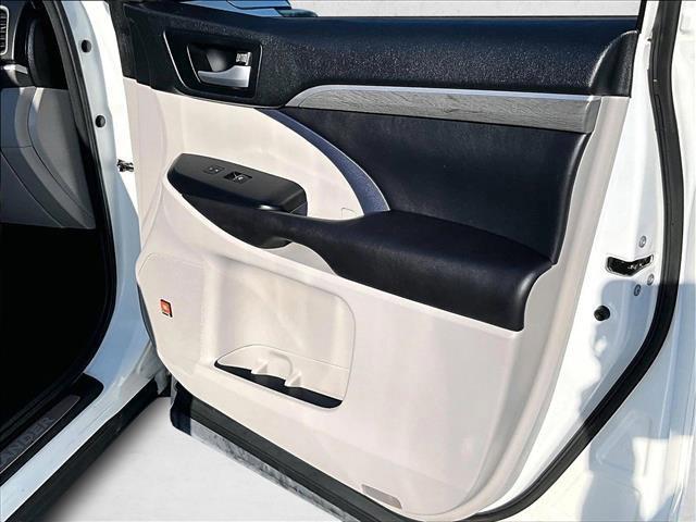 used 2017 Toyota Highlander car, priced at $19,112