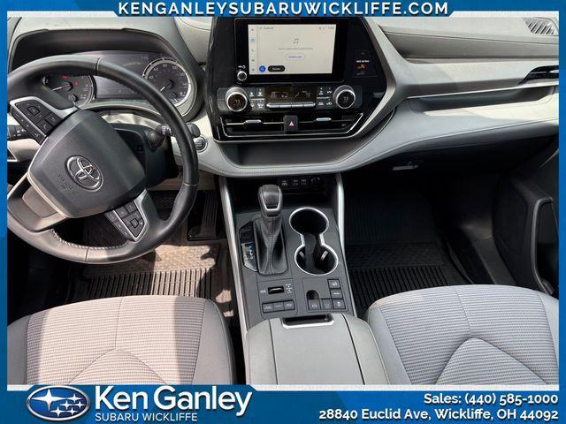 used 2023 Toyota Highlander car, priced at $33,442
