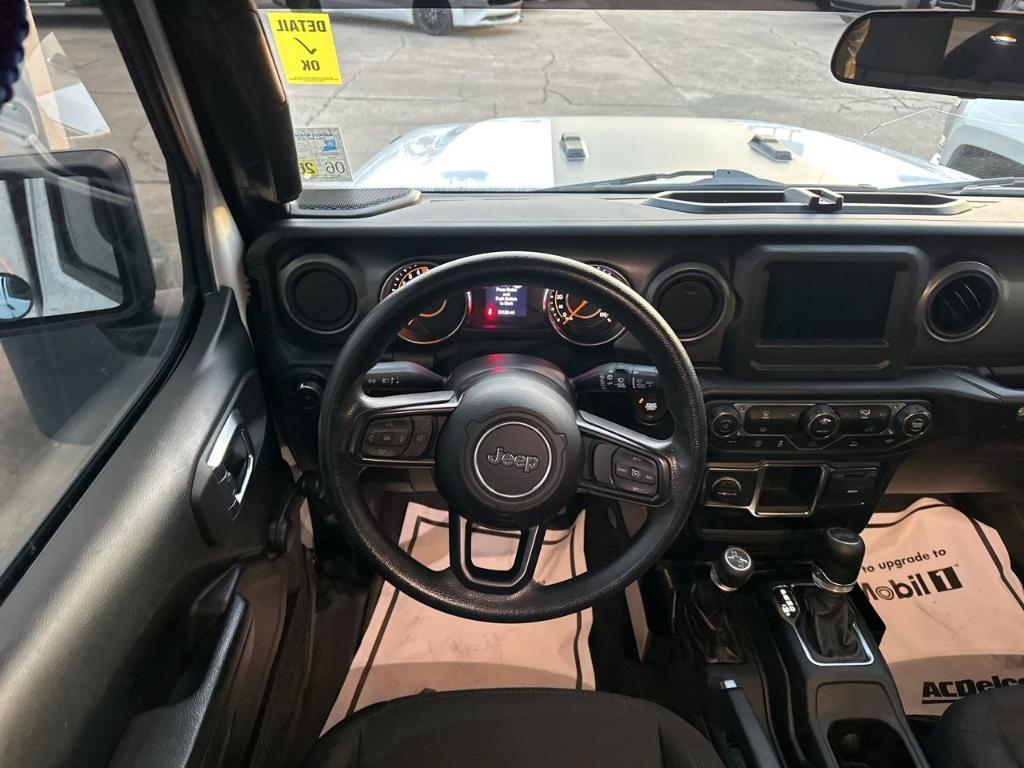 used 2022 Jeep Wrangler Unlimited car, priced at $27,536