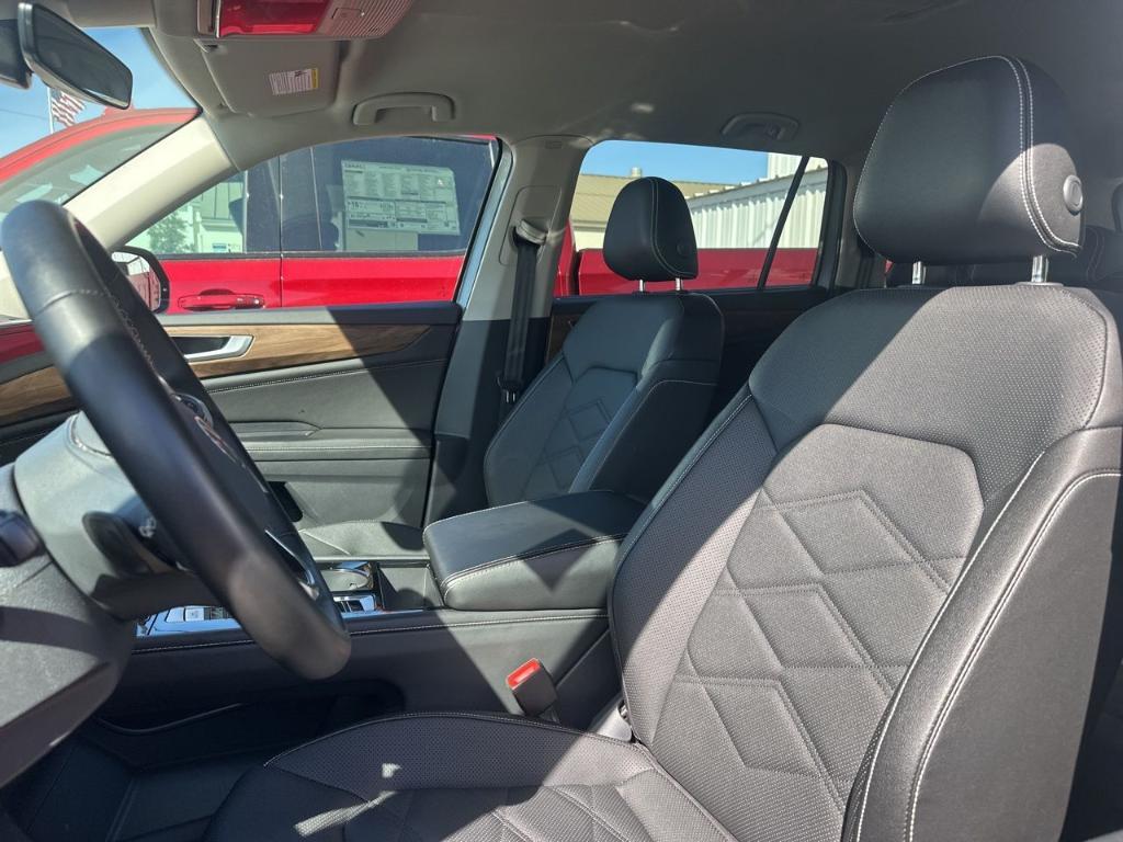 used 2025 Volkswagen Atlas car, priced at $30,355