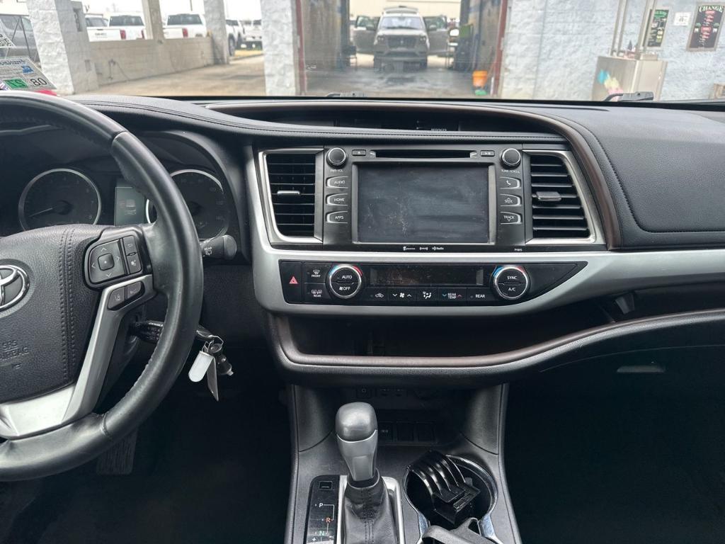 used 2019 Toyota Highlander car, priced at $17,776