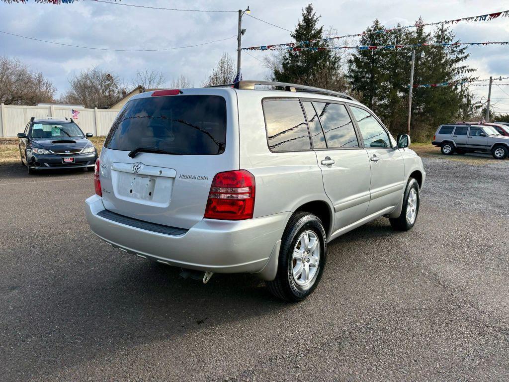 used 2003 Toyota Highlander car, priced at $8,999
