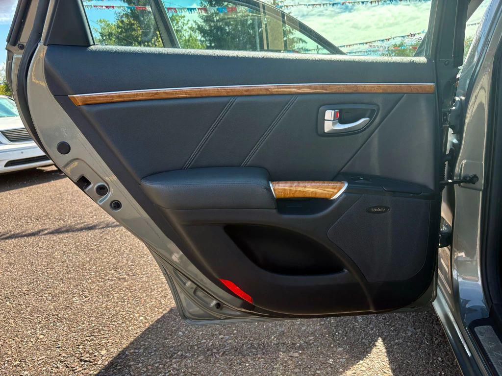 used 2007 Hyundai Azera car, priced at $8,250